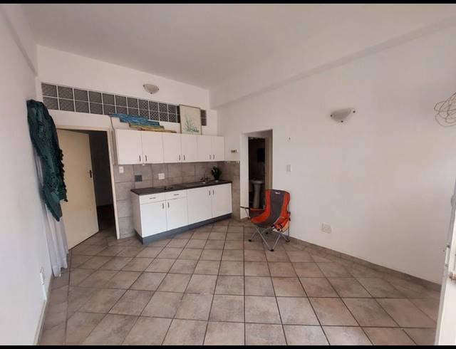 2 BEDROOM APARTMENT FOR SALE IN MARGATE BEACH